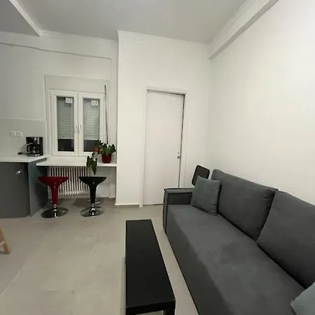 Athenian Gem Near Cultural Landmarks Apartment *