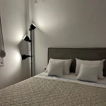Apartment Athenian Gem Near Cultural Landmarks *